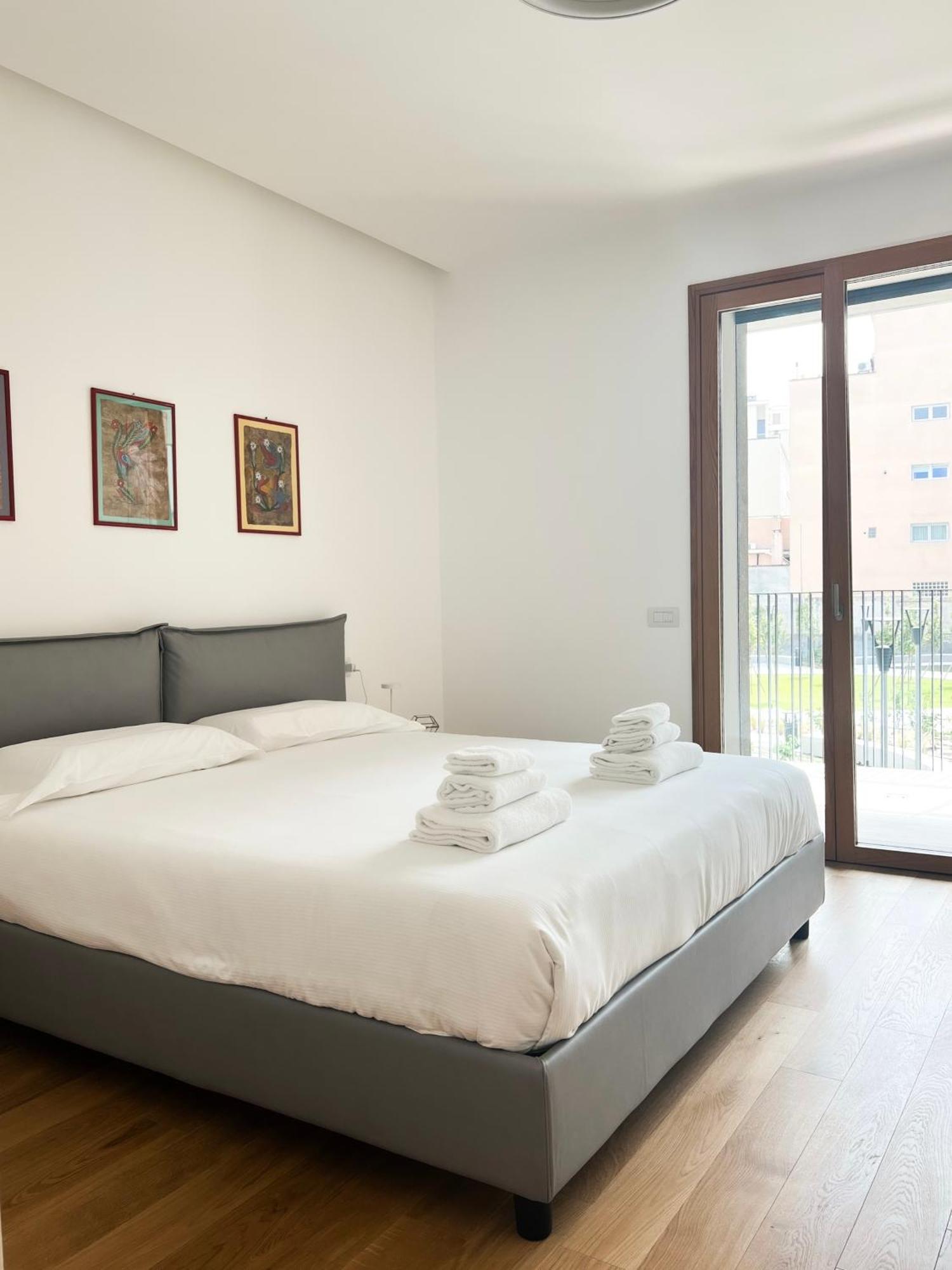 Comecasa Modern Terraced & Palestra Apartment ミラノ エクステリア 写真