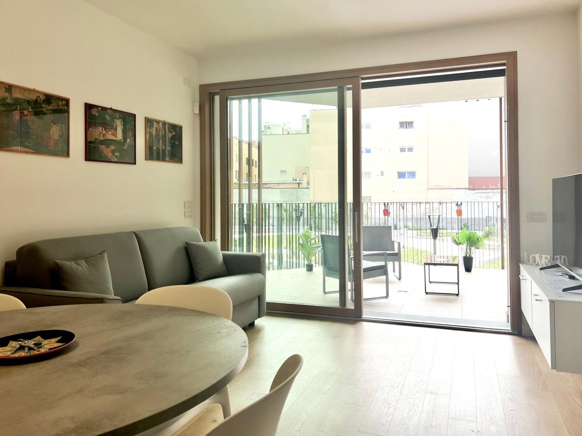 Comecasa Modern Terraced & Palestra Apartment ミラノ エクステリア 写真