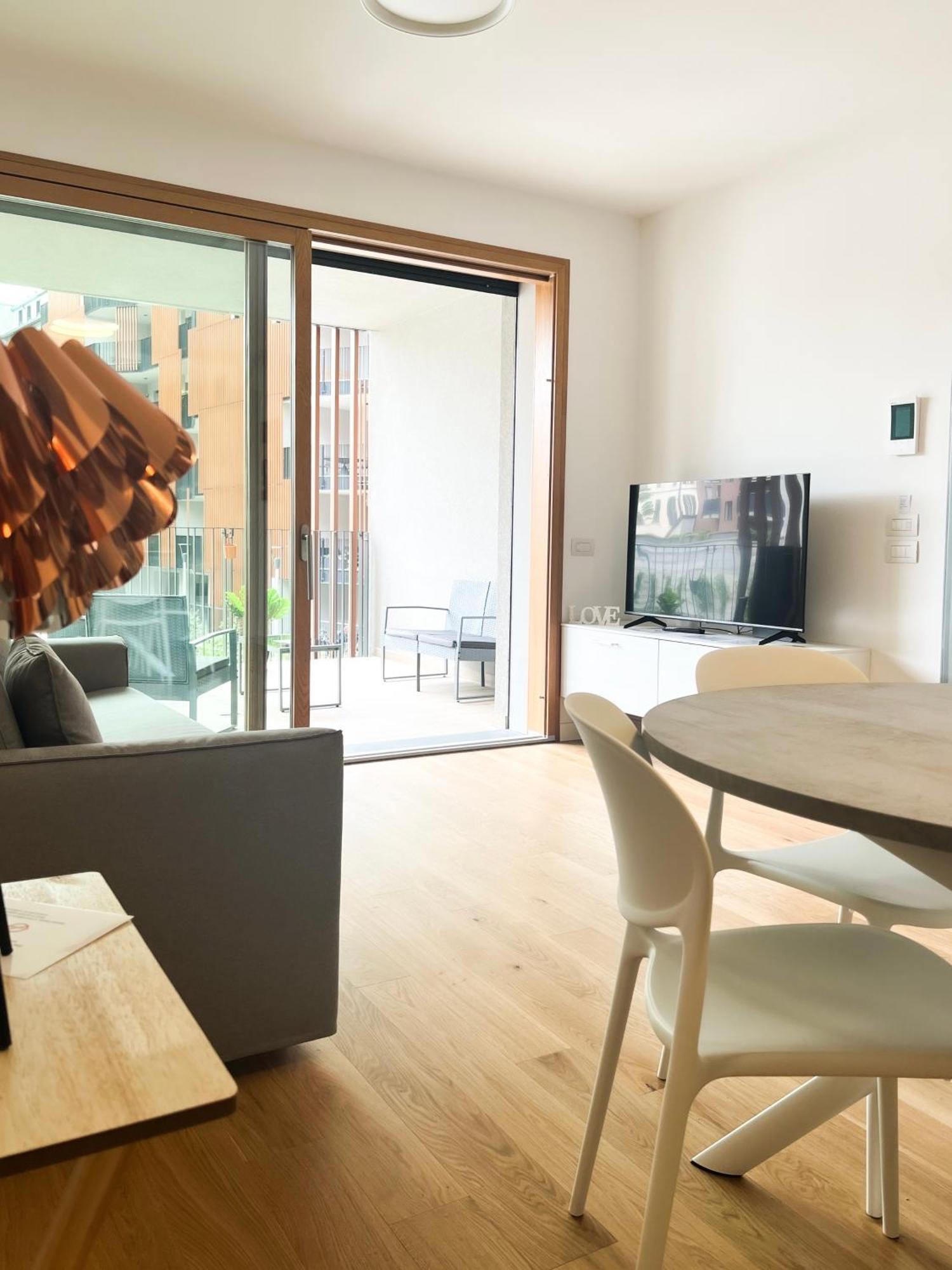 Comecasa Modern Terraced & Palestra Apartment ミラノ エクステリア 写真