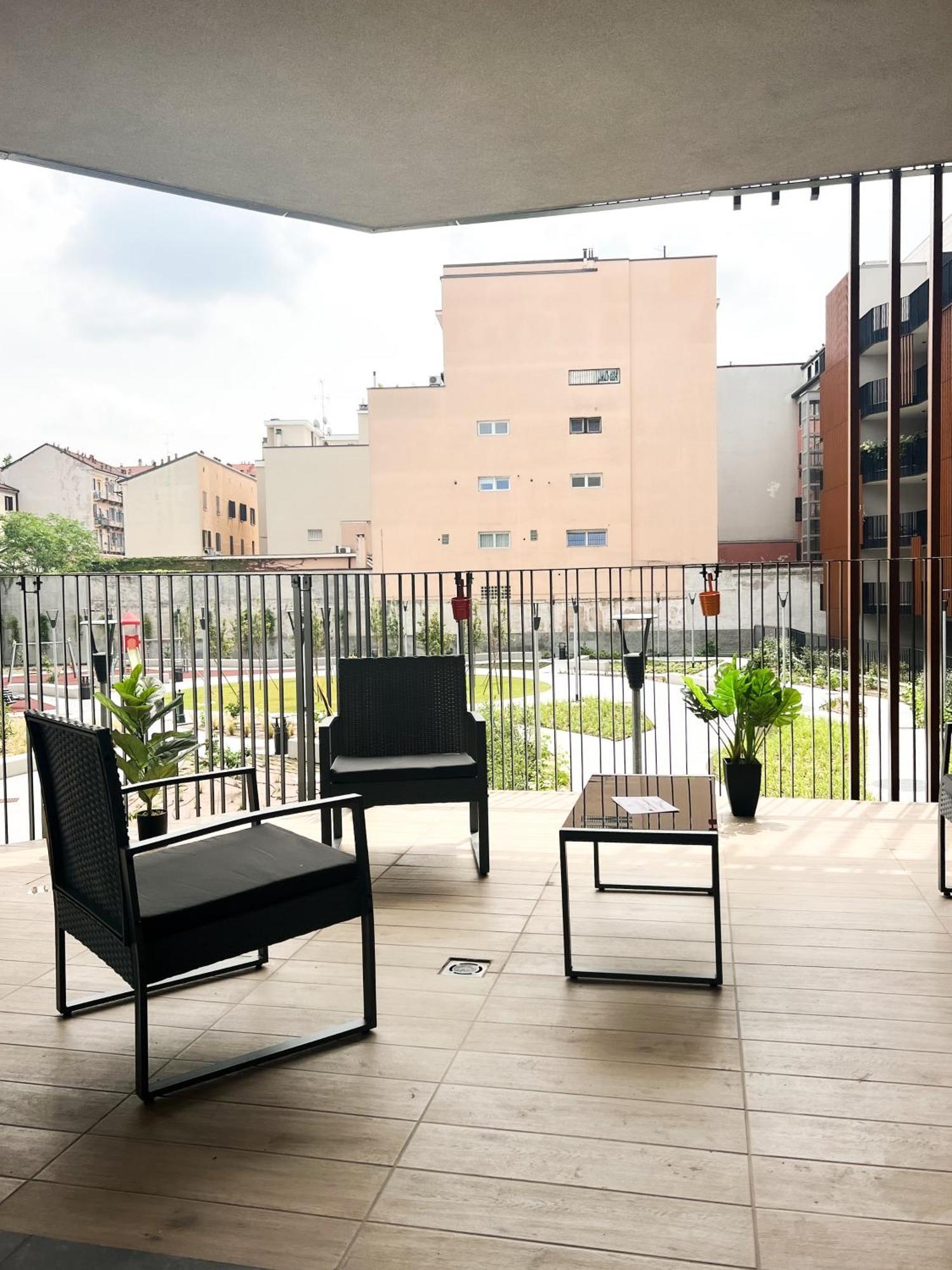 Comecasa Modern Terraced & Palestra Apartment ミラノ エクステリア 写真