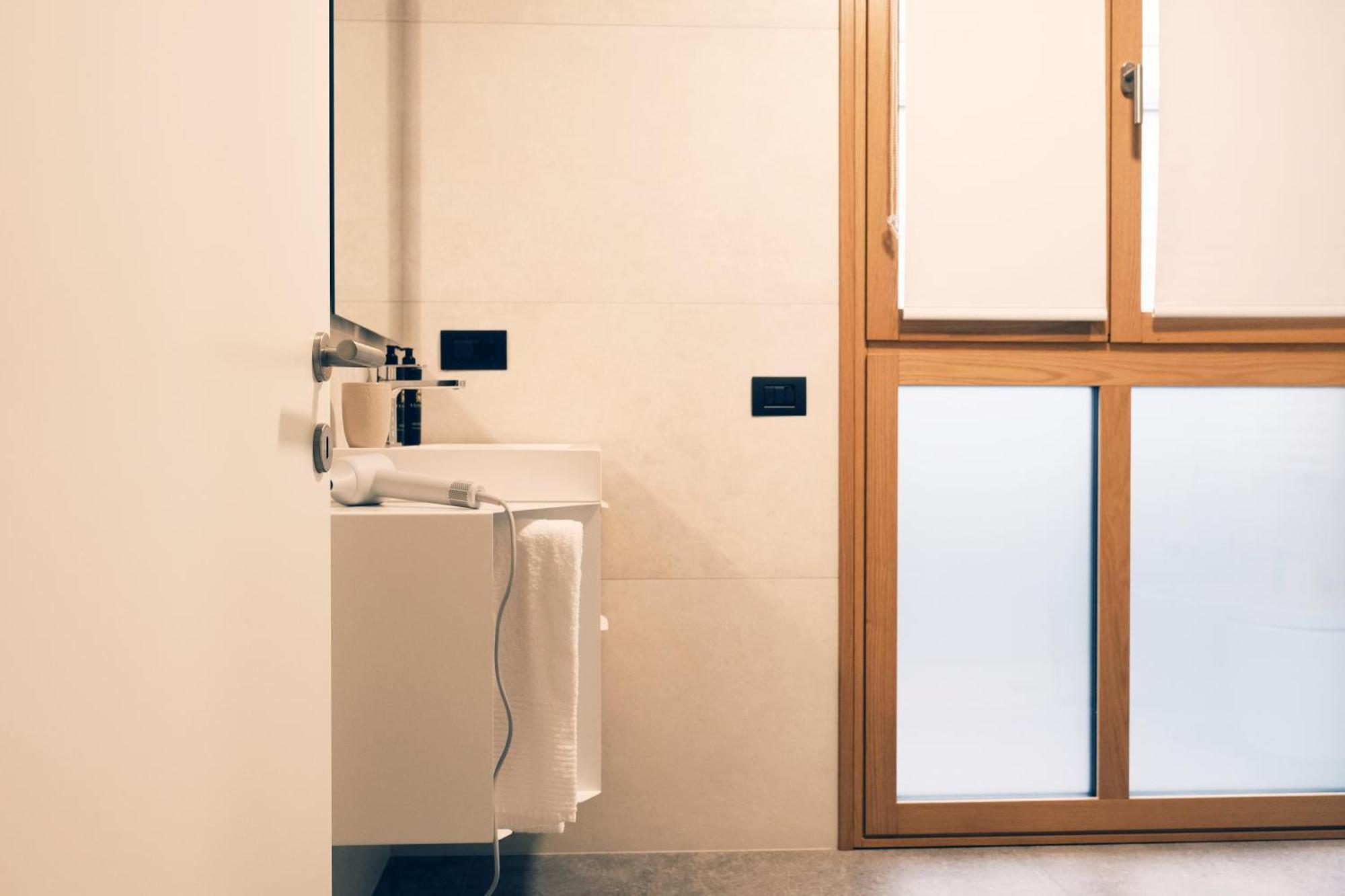 Comecasa Modern Terraced & Palestra Apartment ミラノ エクステリア 写真