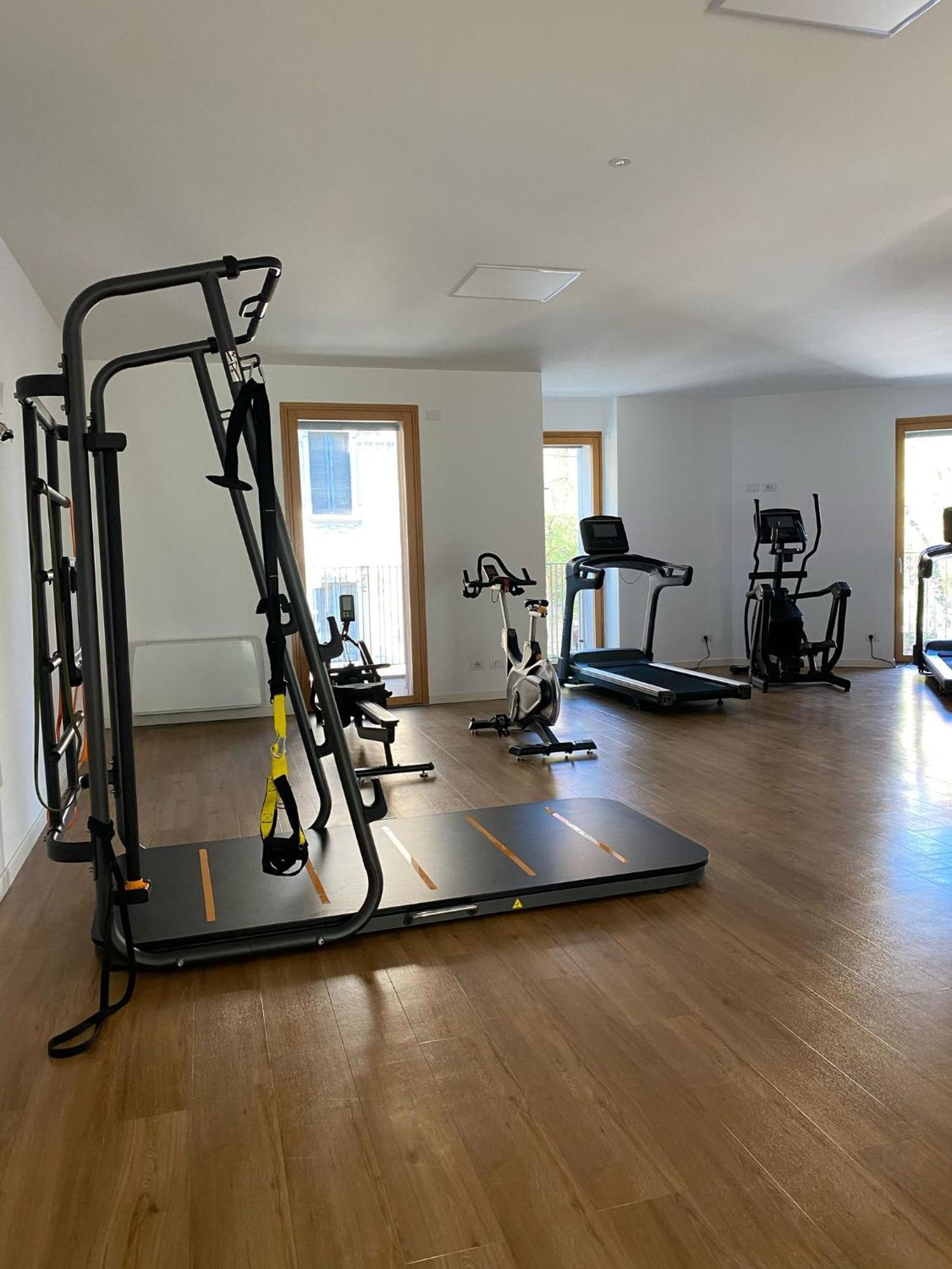 Comecasa Modern Terraced & Palestra Apartment ミラノ エクステリア 写真