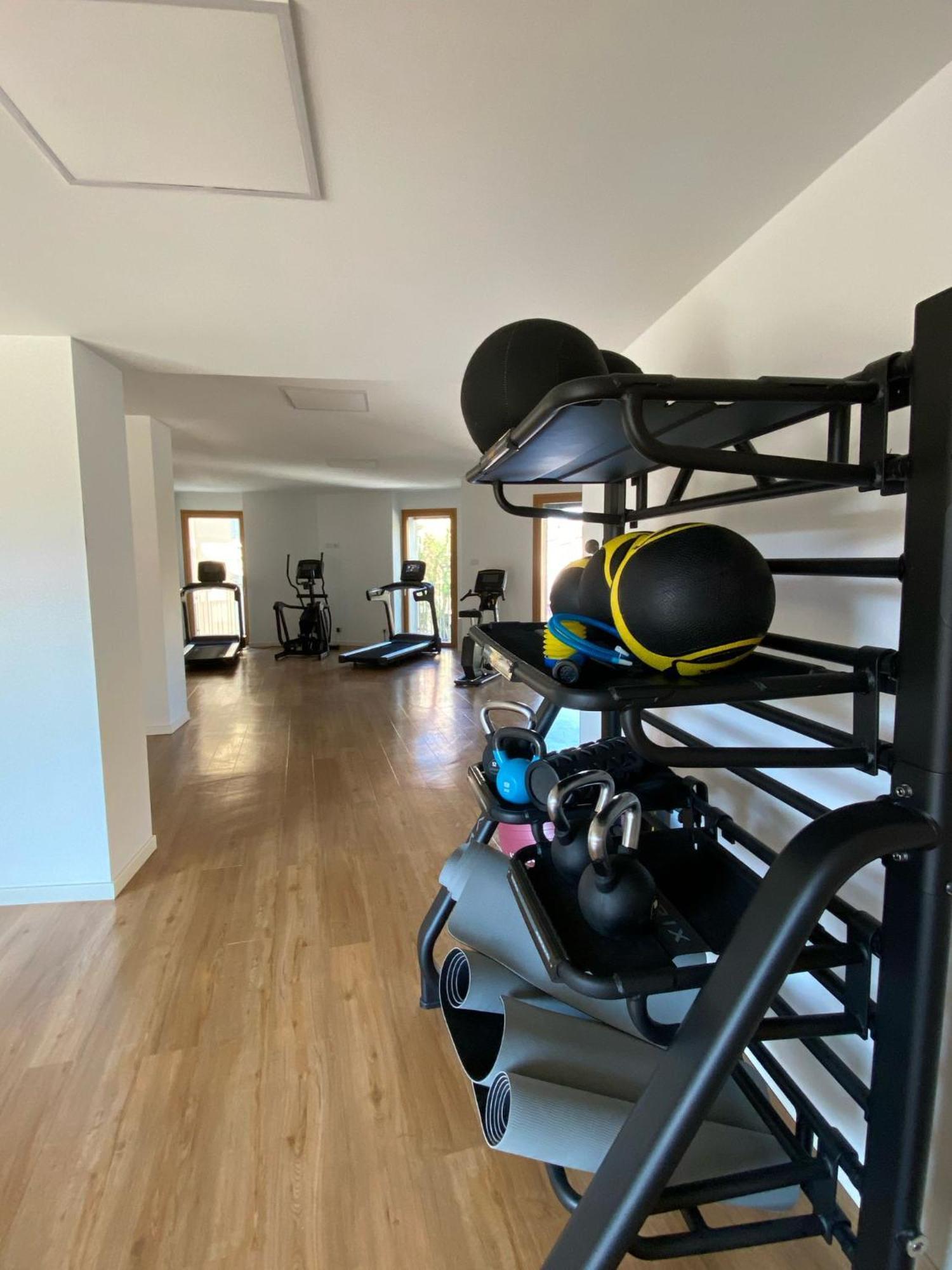 Comecasa Modern Terraced & Palestra Apartment ミラノ エクステリア 写真
